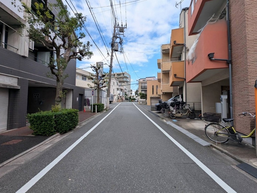 サラータ赤塚　前面道路